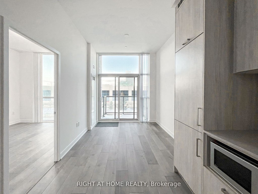 38 Honeycrisp Crescent 215, Vaughan