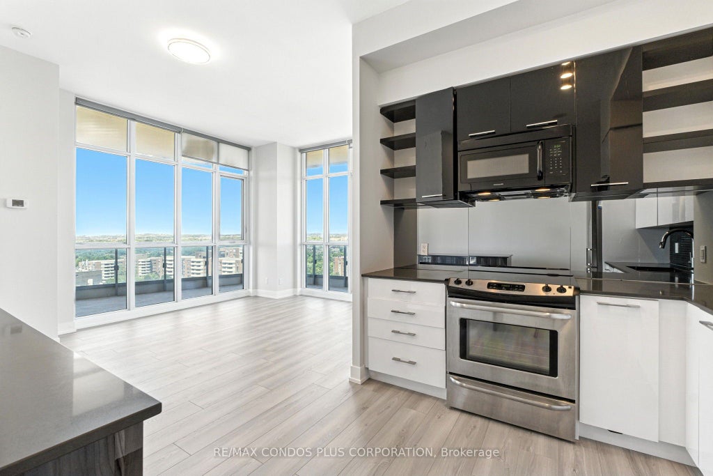 9471 Yonge Street Lph15, Richmond Hill