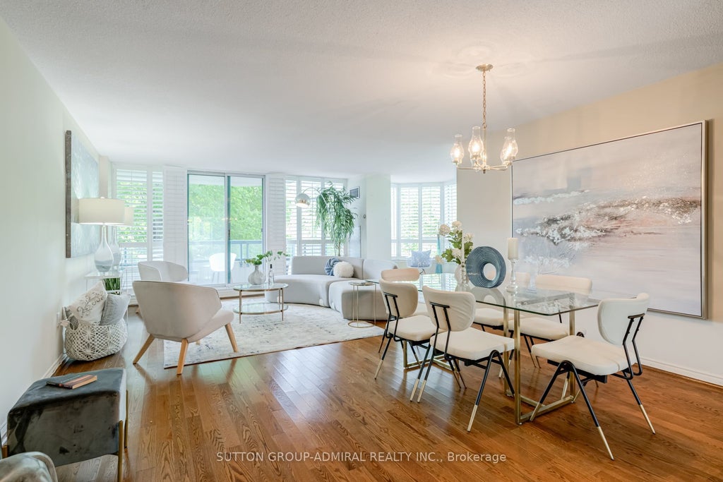 7250 Yonge Street 311, Vaughan