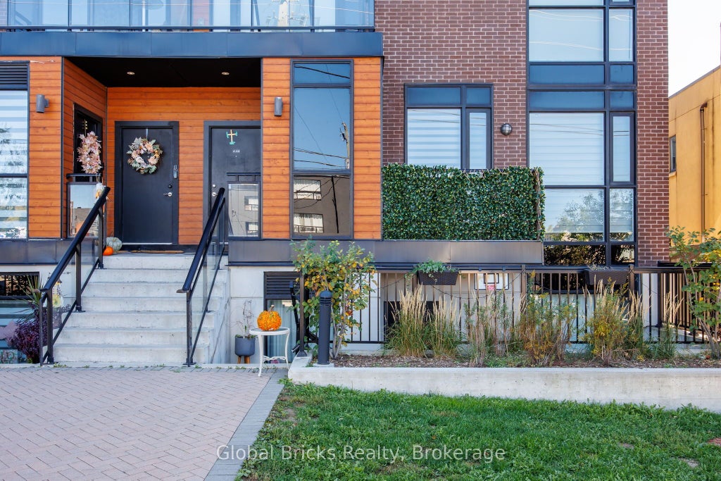 5309 Highway 7 N/a A102, Vaughan