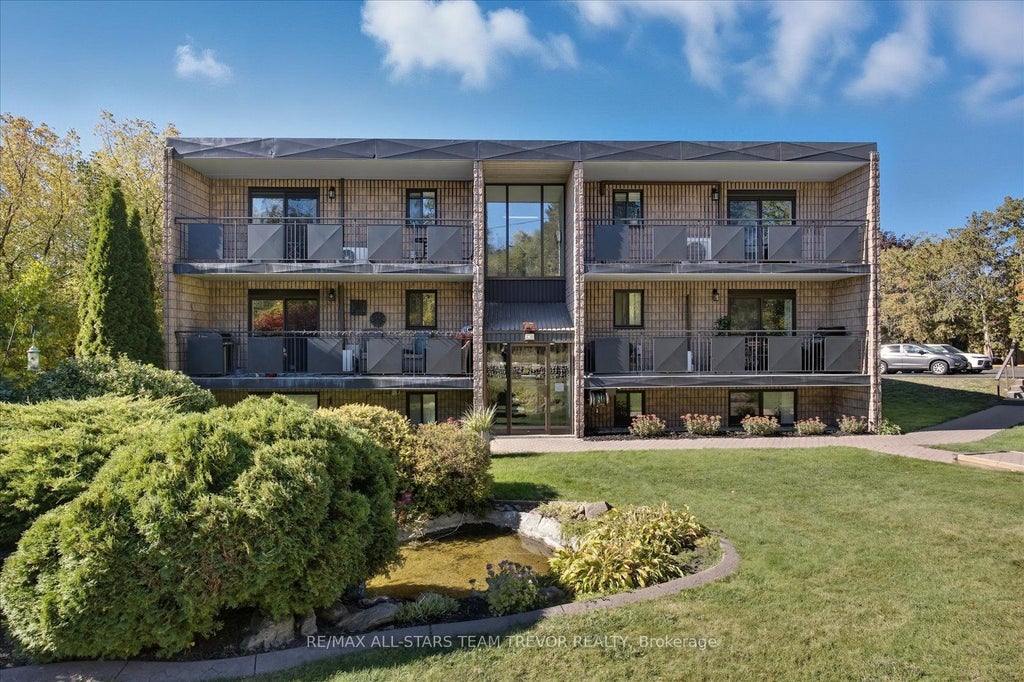 74 The Queensway N/a S 203, Georgina