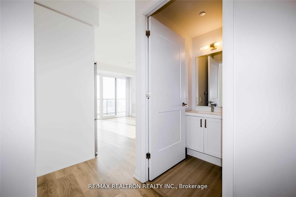 7895 Jane Street 2606, Vaughan