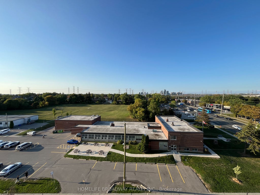 8188 Yonge Street 706, Vaughan