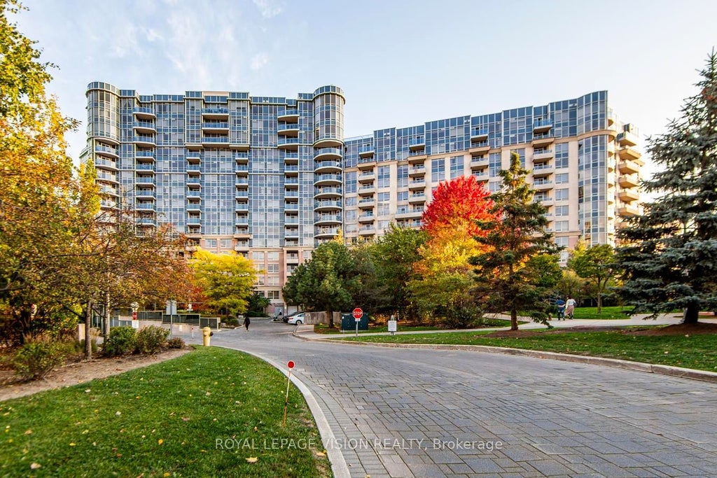 23 Cox Boulevard 583, Markham