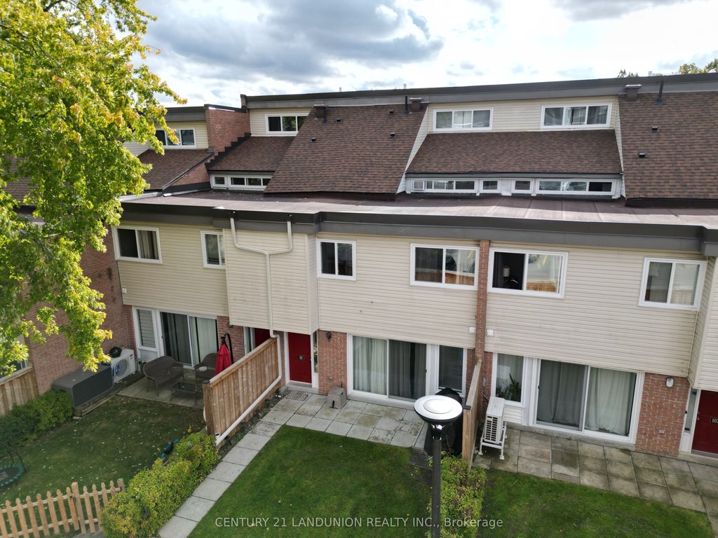 111 Milestone Crescent, Aurora