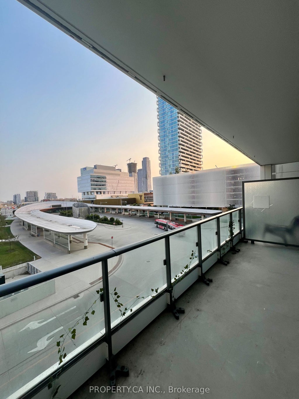 950 Portage Parkway S 308, Vaughan