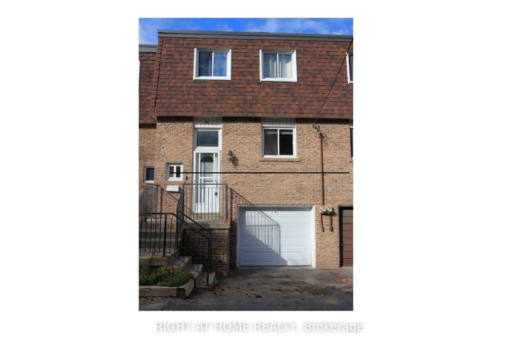 38 The Carriage Way 38, Markham