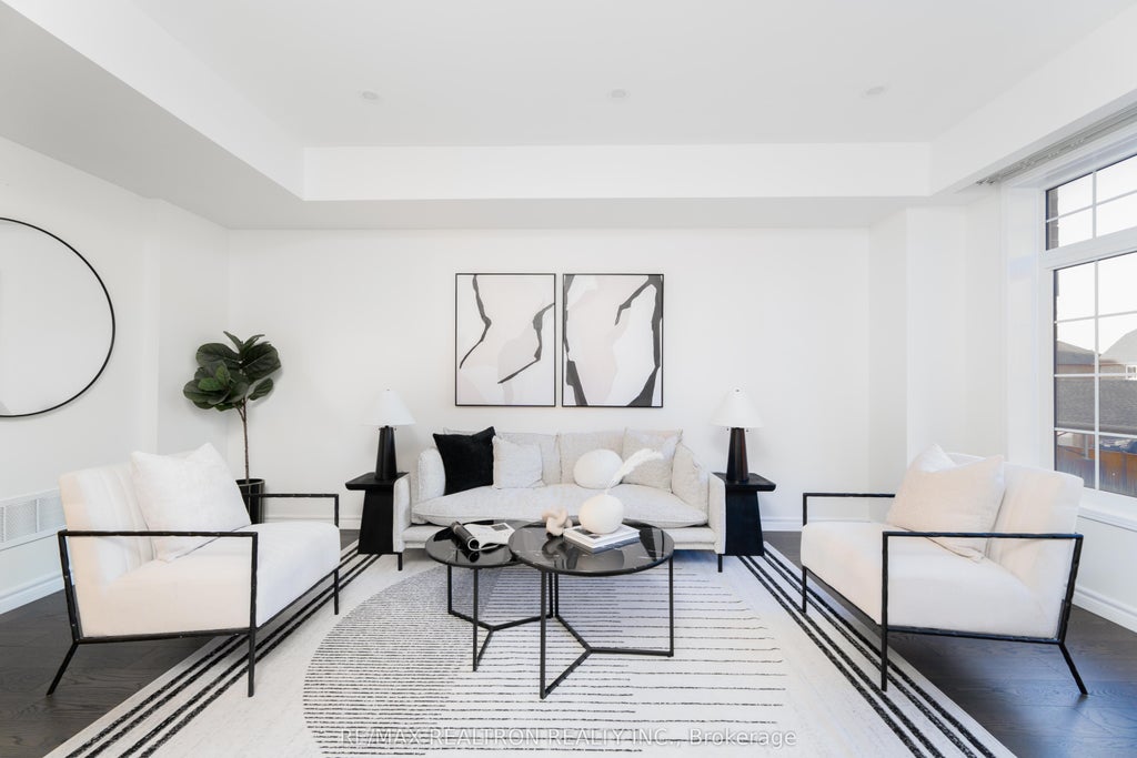 50 Greensborough Villag Circle 22, Markham