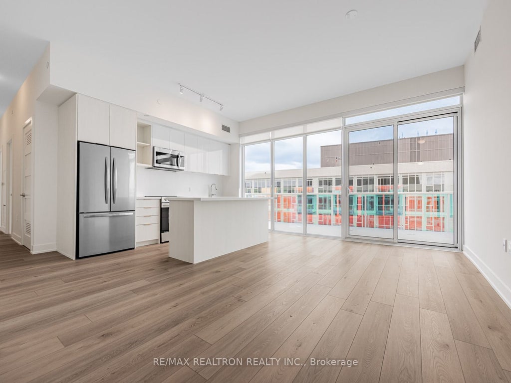 333 Sunseeker Avenue 627, Innisfil