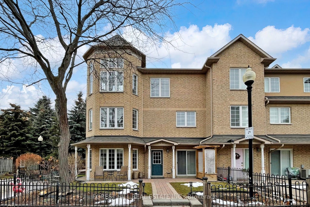 23 St.moritz Way 01, Markham