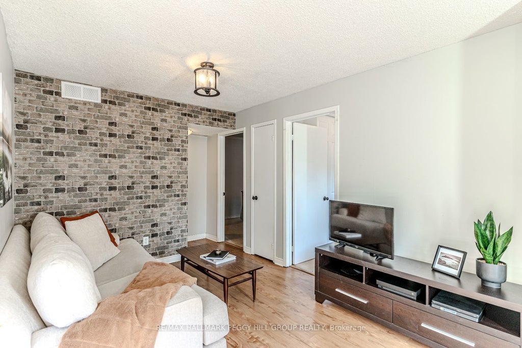 502 Essa Road 15, Barrie