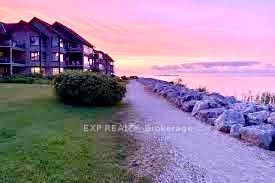 917 Cedarpointe Court 10, Collingwood