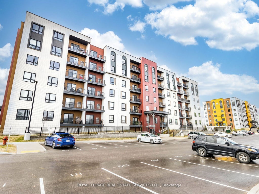 10 Culinary Lane 211, Barrie