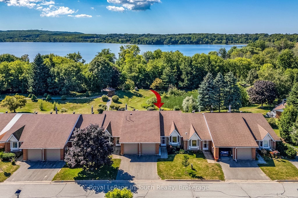 696 King Street 32, Midland