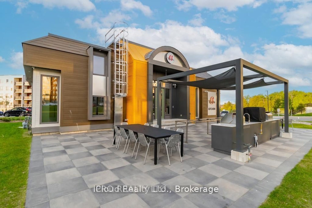 4 Spice Way 401, Barrie