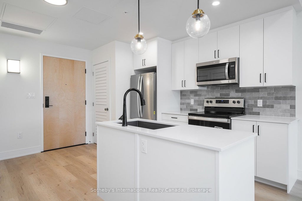 121 Mary Street 221, Clearview