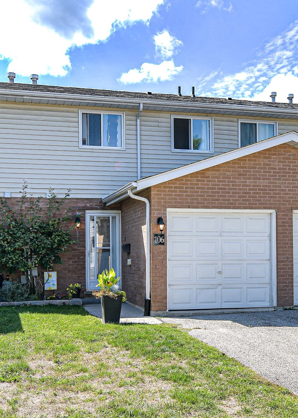 25 South Street 106, Orillia