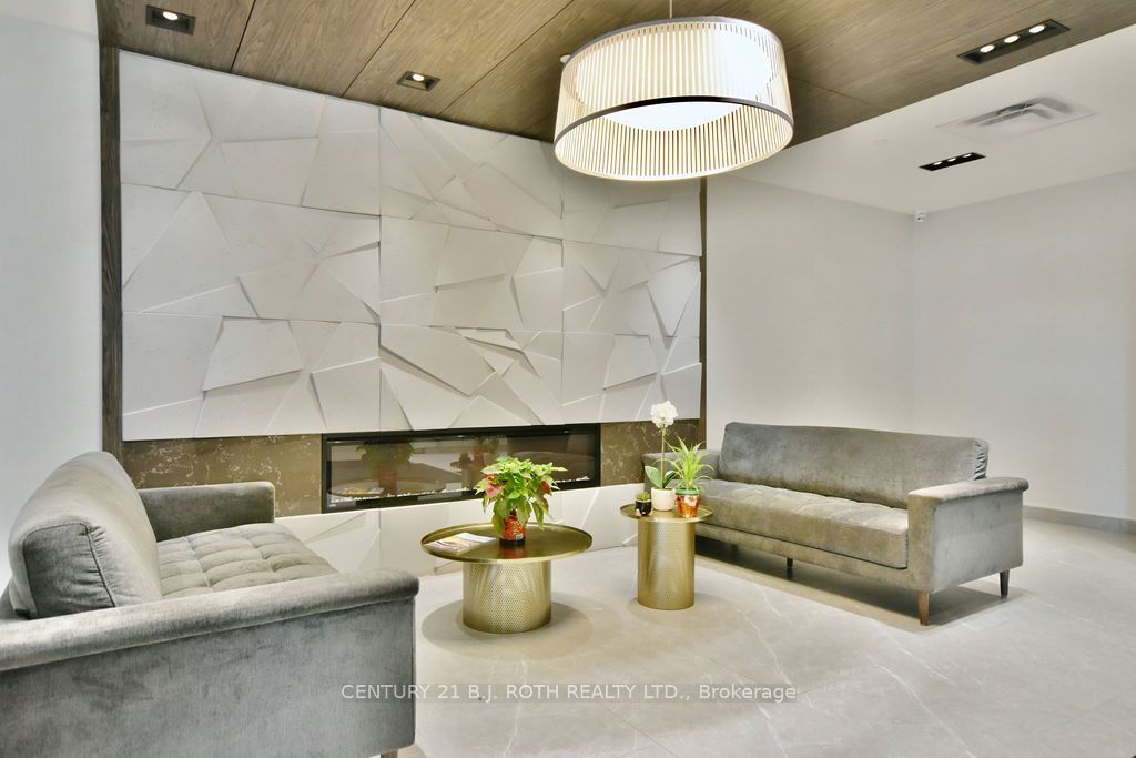 58 Lakeside Terrace 818, Barrie