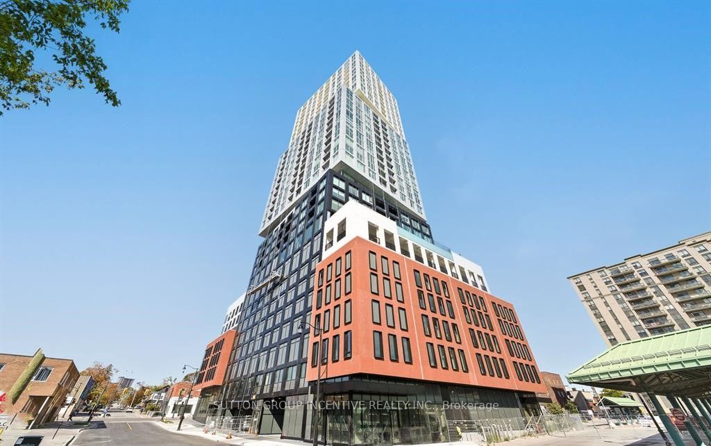 39 Mary Street 802, Barrie