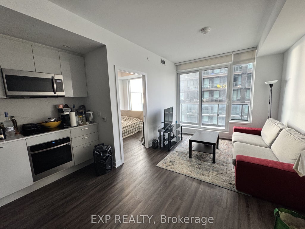 1926 Lakeshore Boulevard W 3911, Toronto W01