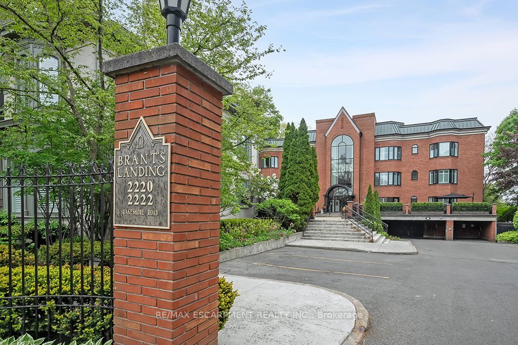 2220 Lakeshore Road 23, Burlington