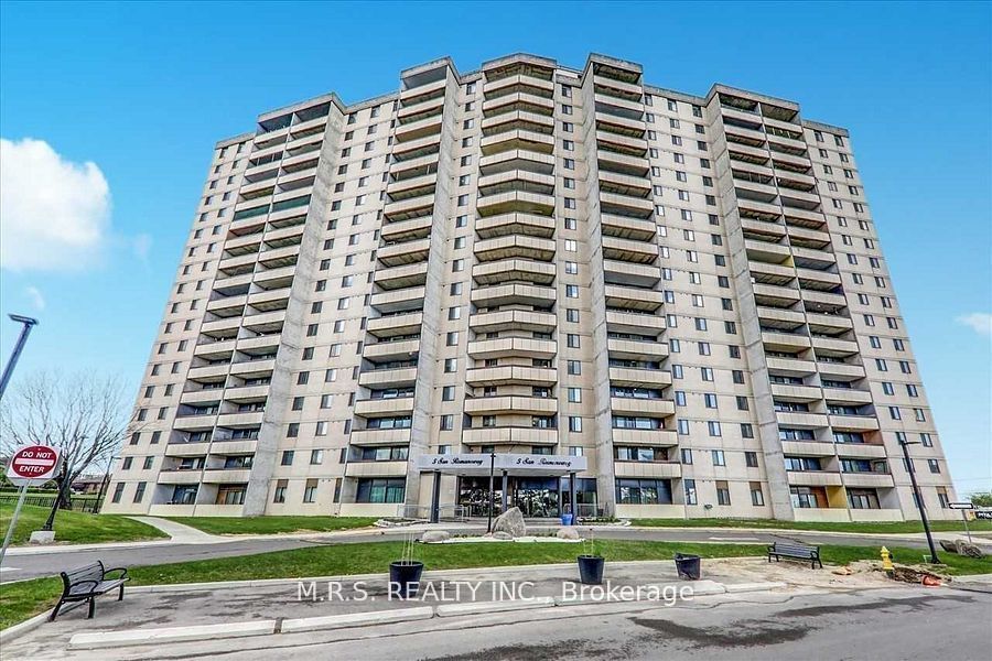 5 San Romano Way 804, Toronto W05