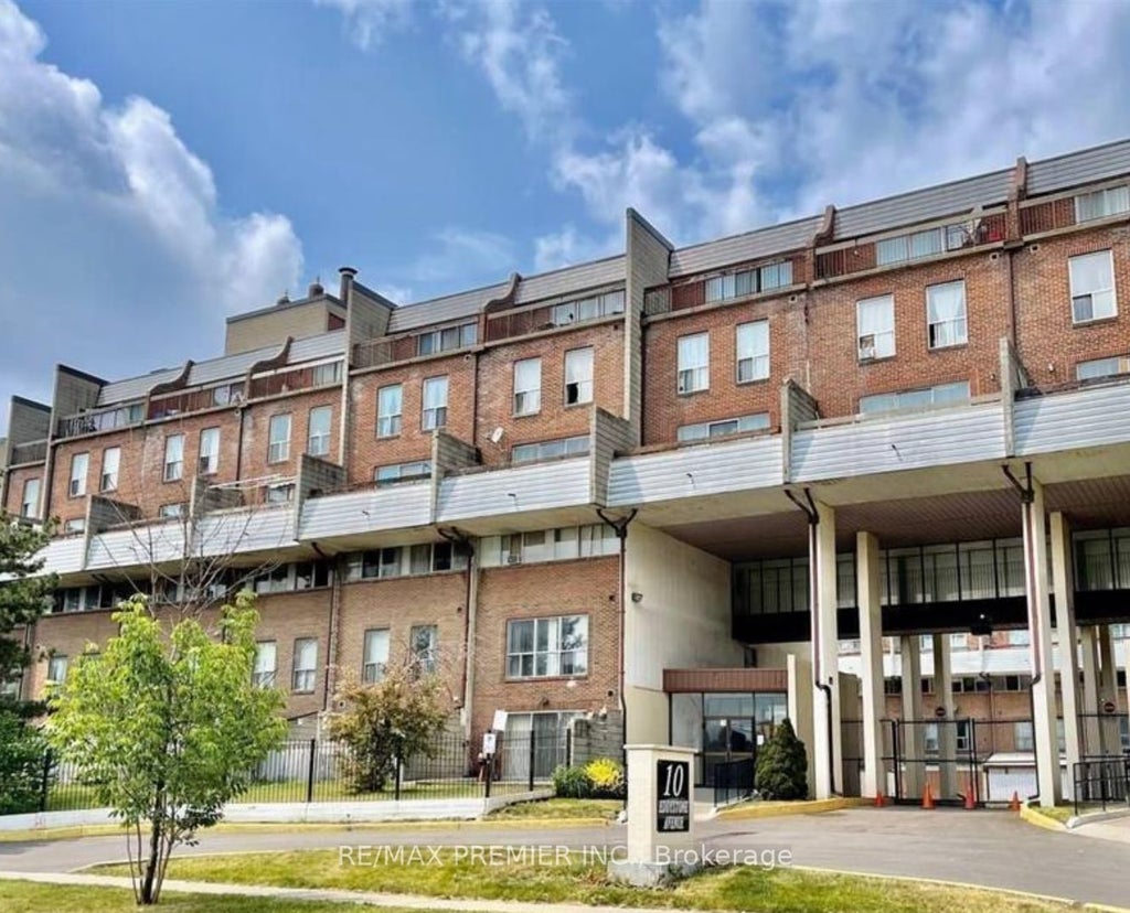 10 Eddystone Avenue 234, Toronto W05