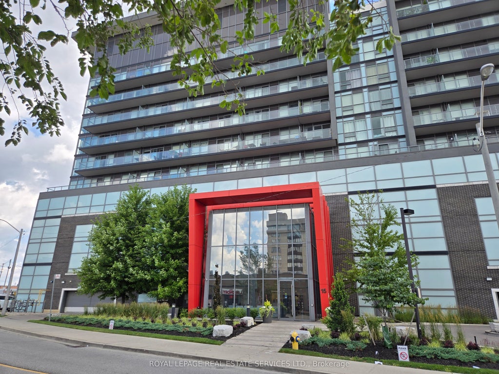 15 James Finlay Way 812, Toronto W05