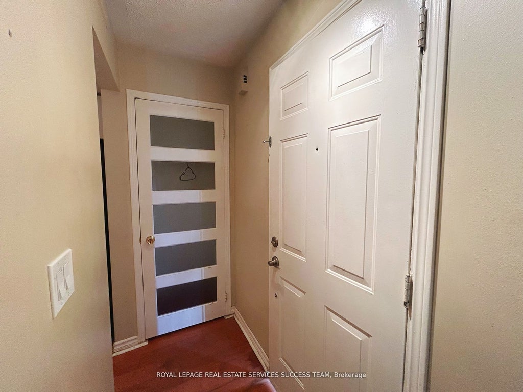 101 Bristol Road E 213, Mississauga