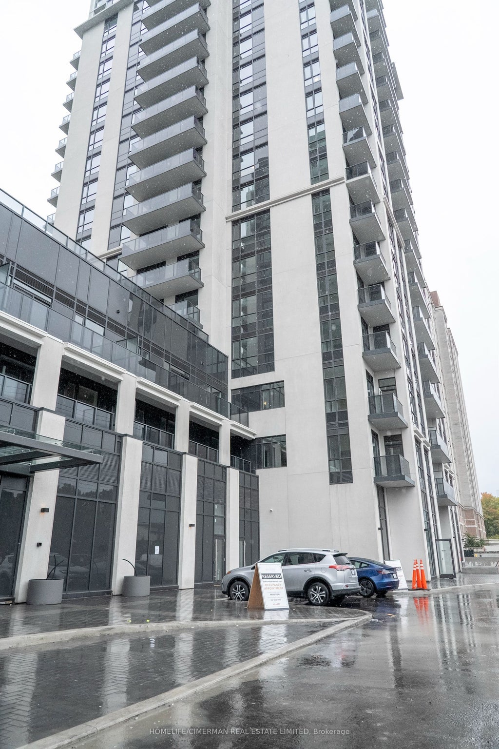202 Burnhamthorpe Road E 602, Mississauga