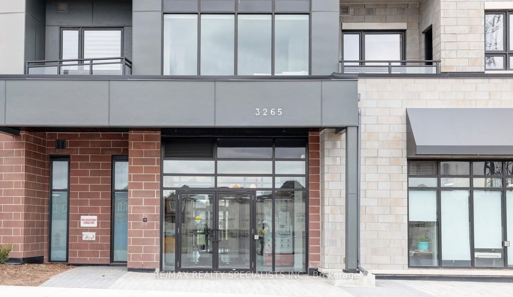 3265 Carding Mill Trail 101, Oakville