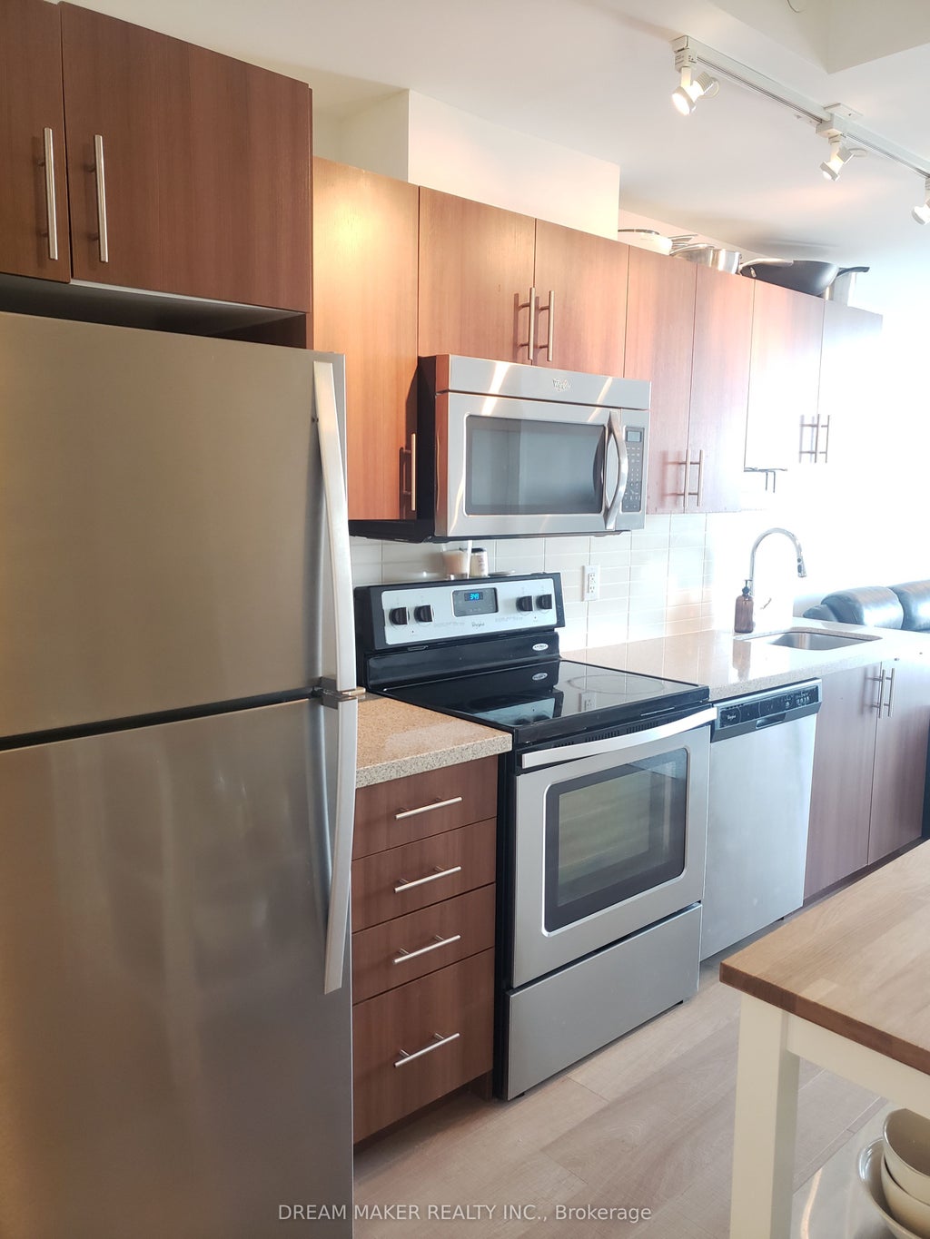 16 Mcadam Avenue, Toronto W04