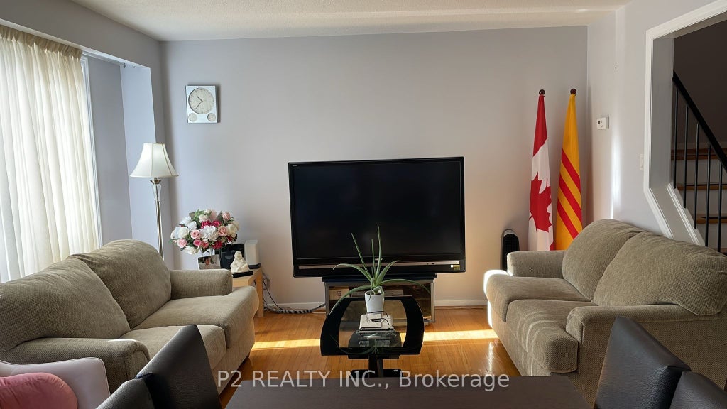 25 Gosford Boulevard 22, Toronto W05