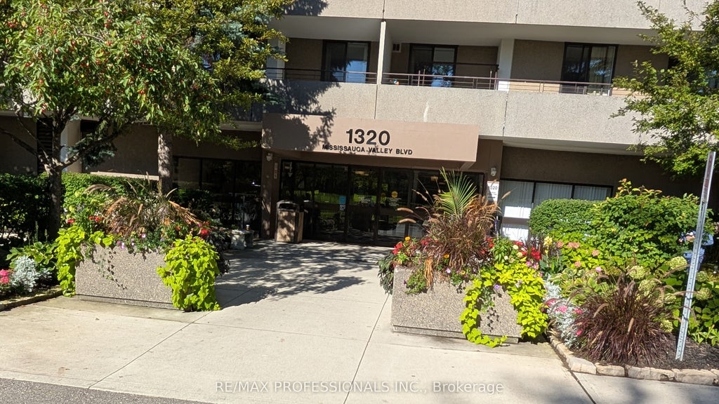 1320 Mississauga Valley Boulevard 1003, Mississauga