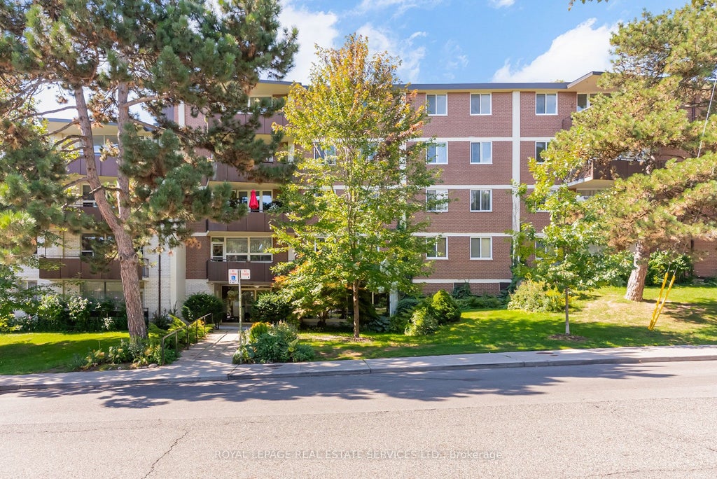 80 Coe Hill Drive 221, Toronto W01