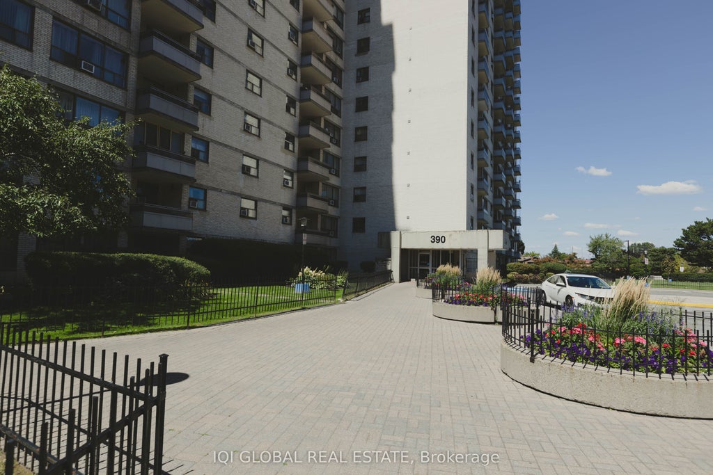 390 Dixon Road Se 1202, Toronto W09