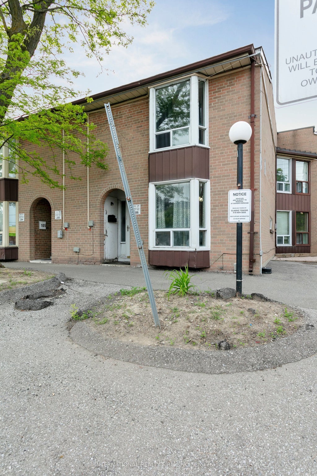 250 John Garland Boulevard 106, Toronto W10