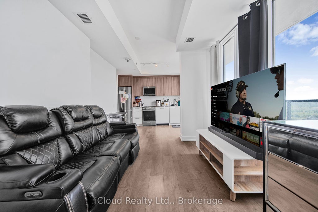 215 Veterans Drive 709, Brampton