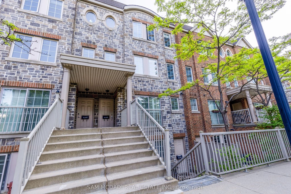 9 Windermere Avenue 85, Toronto W01