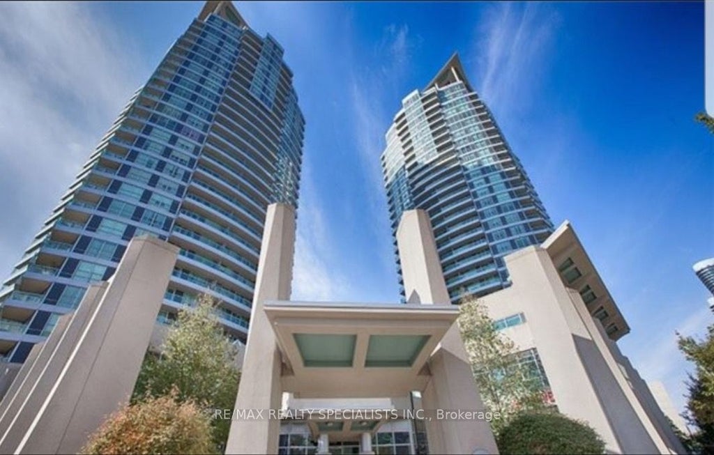 1 Elm Drive W 403, Mississauga
