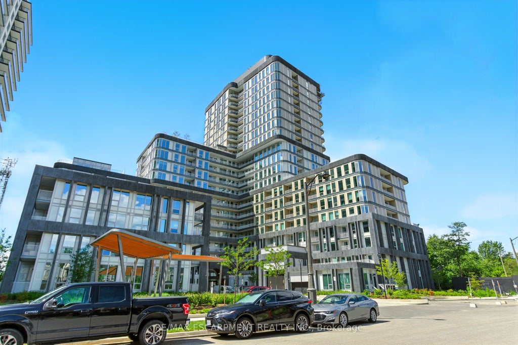 3240 William Coltson Avenue 427, Oakville