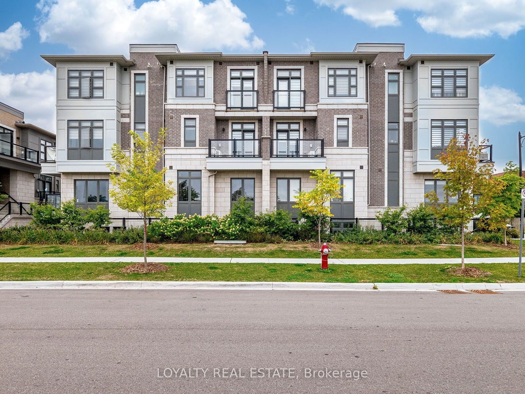 70 Halliford Place 413, Brampton