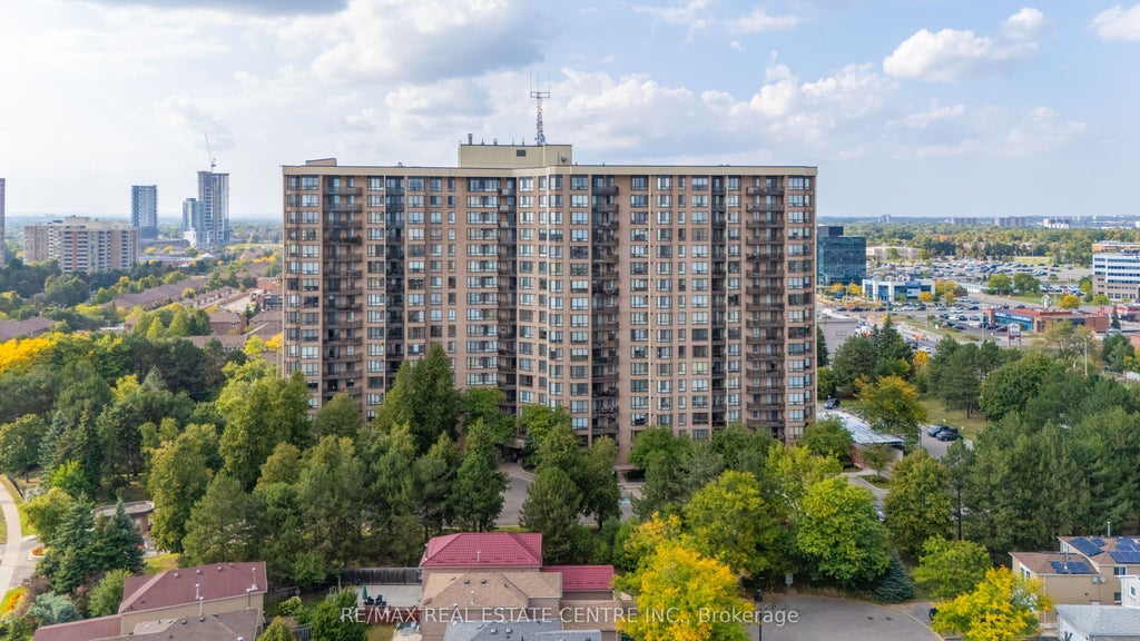 20 Cherrytree Drive 802, Brampton