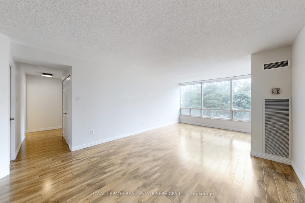 1300 Islington Avenue 304, Toronto W08