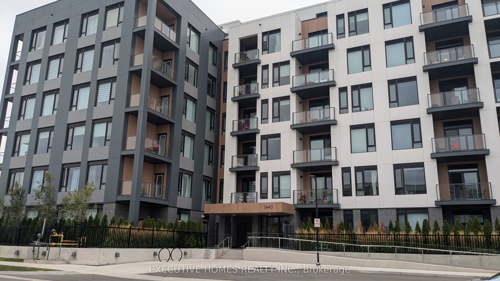 1440 Clarriage Court 203, Milton