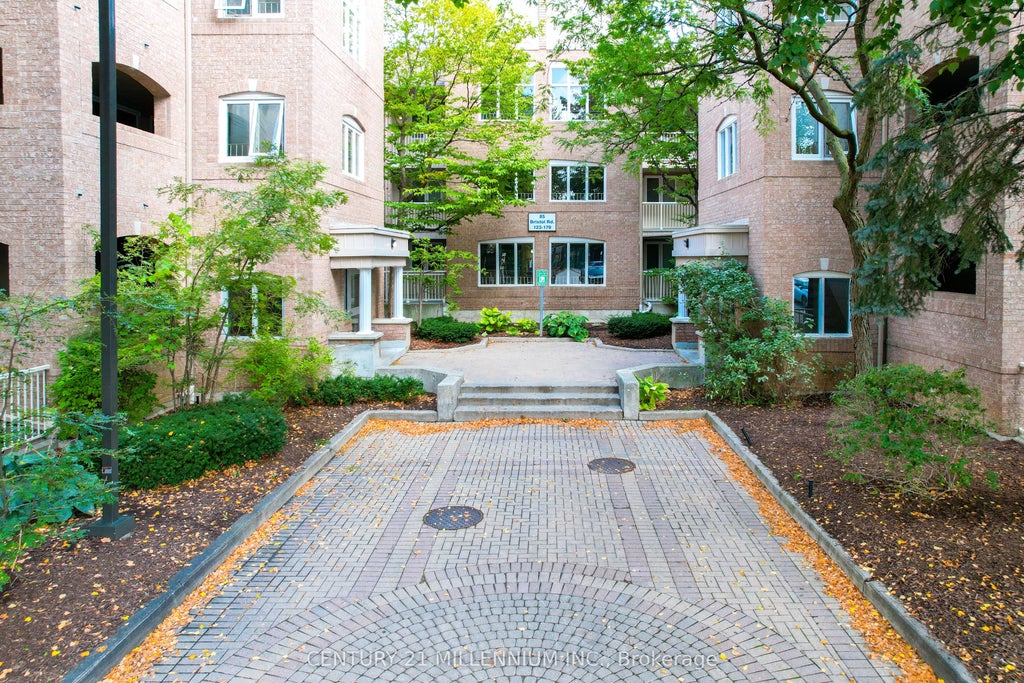 85 Bristol Road E 164, Mississauga