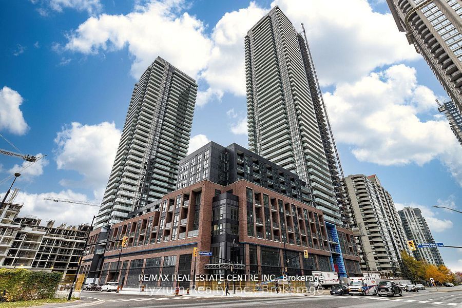 430 Square One Drive 3303, Mississauga
