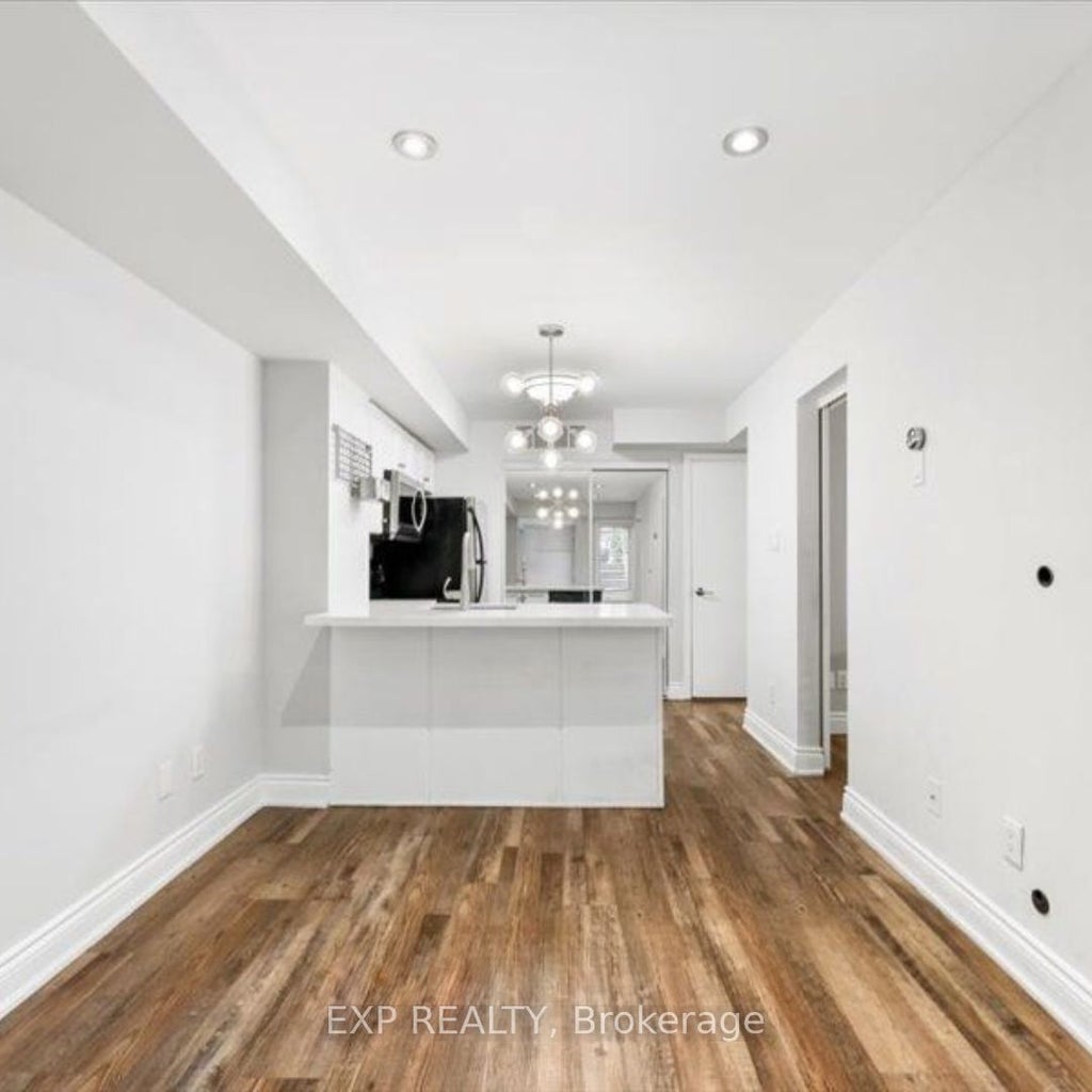 10 Laidlaw Street Th725, Toronto W01