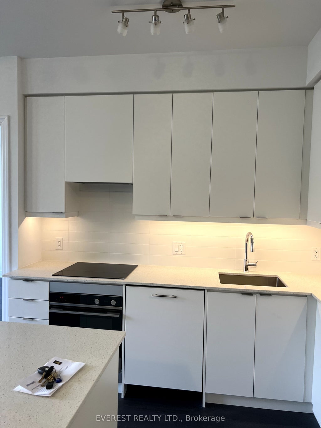 30 Elm Drive W 1711, Mississauga