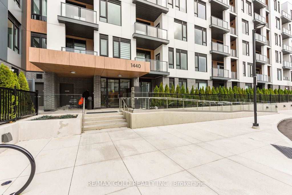 1440 Clarriage Court 407, Milton